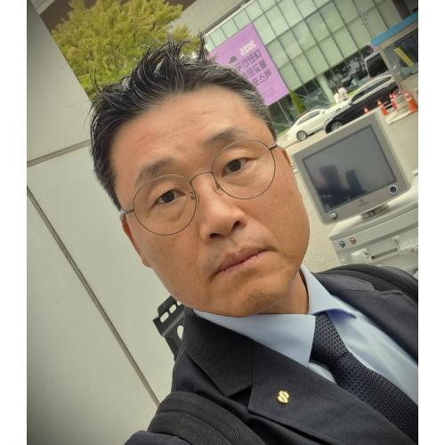 김현룡